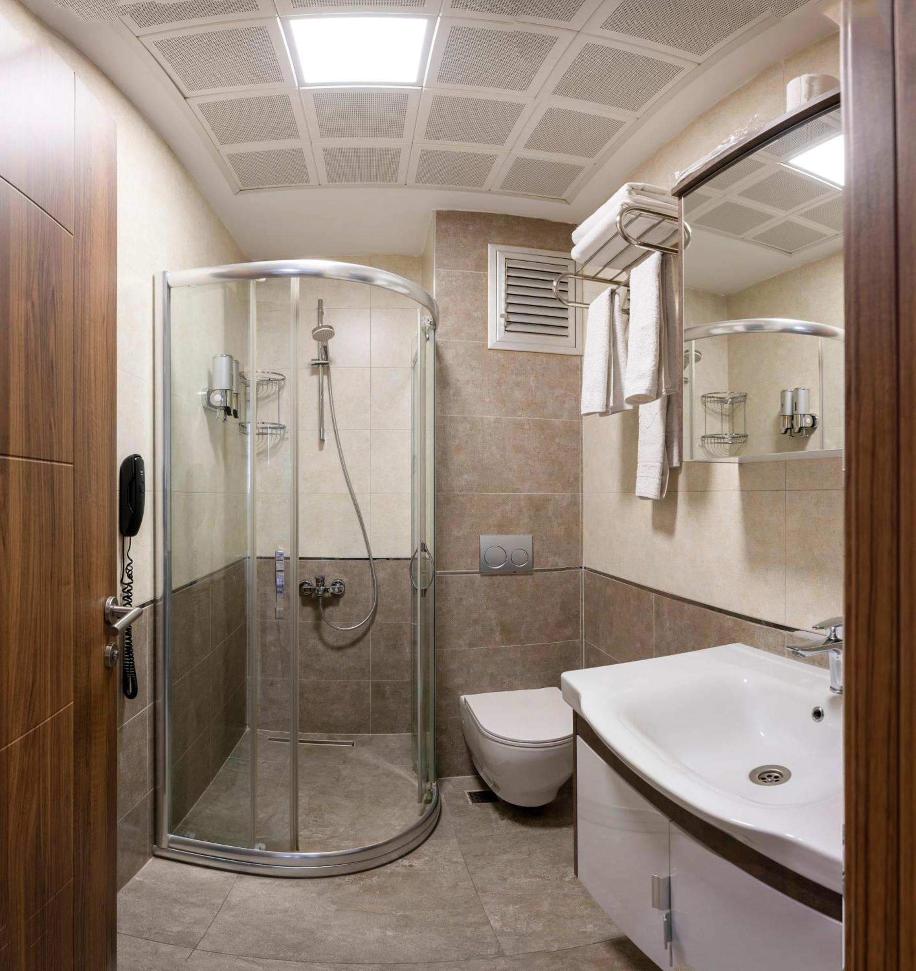 Comfort Suites Hotel Истанбул Екстериор снимка